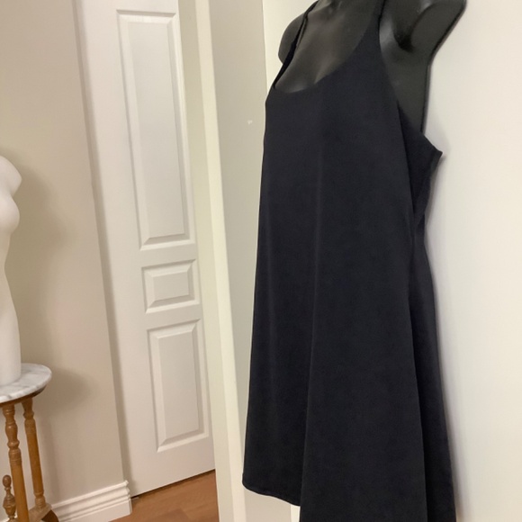 Elegant Black Mini Dress - Picture 8 of 8